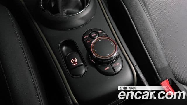 Mini Cooper Countryman 2019 — Şəkil 17/20
