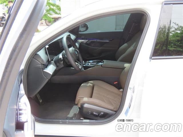 BMW 5 Series 2025 — Şəkil 8/20