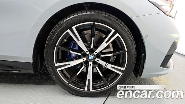 BMW 5 Series 2025 — Photo 29/34