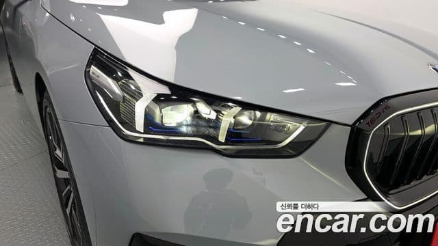 BMW 5 Series 2025 — Photo 7/34