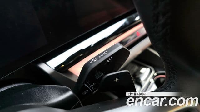 BMW 5 Series 2025 — Photo 8/34