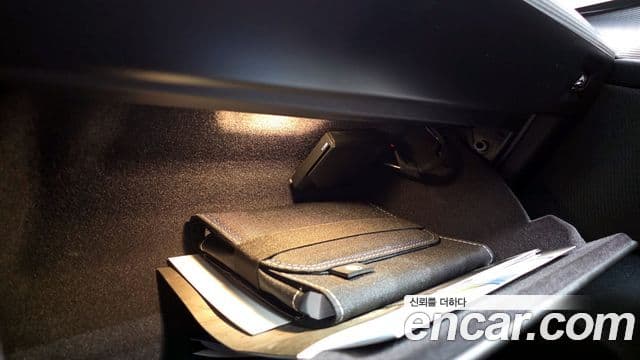 BMW 5 Series 2025 — Photo 22/34