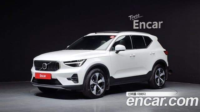 Volvo XC40 2025 — ფოტო 10/20