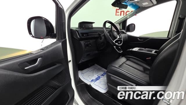 Hyundai Staria 2022 — Şəkil 10/20
