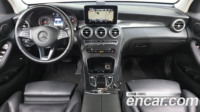 Mercedes-Benz GLC-Class 2019 — Şəkil 7/20