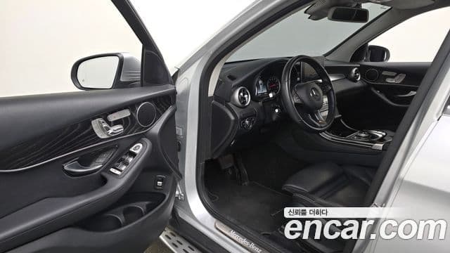 Mercedes-Benz GLC-Class 2019 — Şəkil 10/20