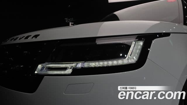 Land Rover Range Rover 2025 — Photo 7/33