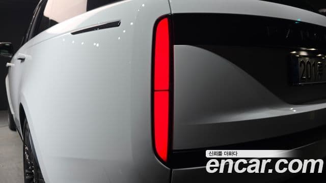 Land Rover Range Rover 2025 — Photo 29/33