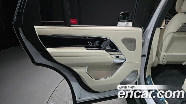 Land Rover Range Rover 2025 — Photo 4/33