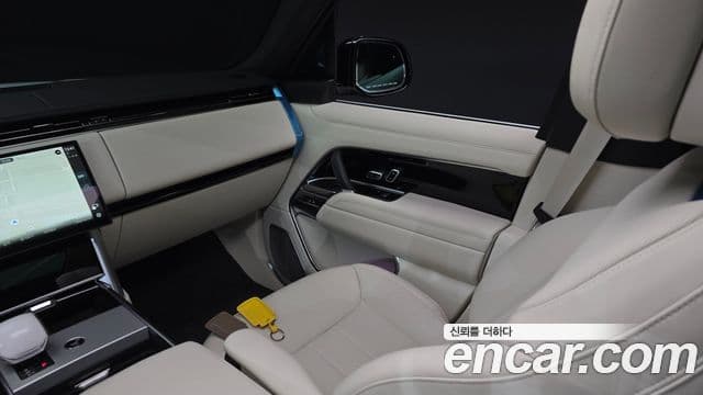 Land Rover Range Rover 2025 — Photo 21/33