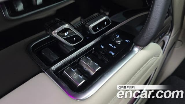 Land Rover Range Rover 2025 — Photo 13/33