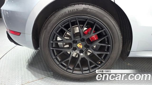 Porsche Macan 2021 — Şəkil 2/20