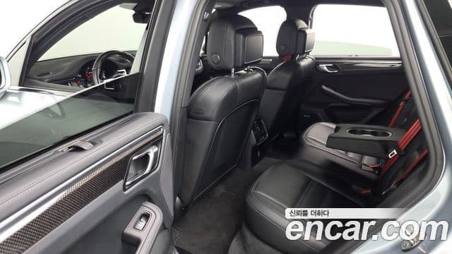 Porsche Macan 2021 — Şəkil 13/20