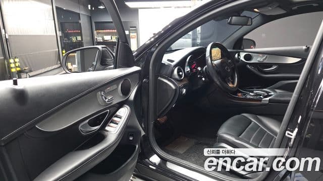 Mercedes-Benz GLC-Class 2018 — Şəkil 10/20