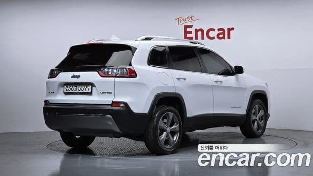 Jeep Cherokee 2021 — Şəkil 11/20