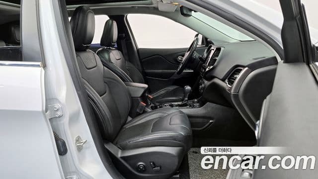Jeep Cherokee 2021 — Şəkil 8/20