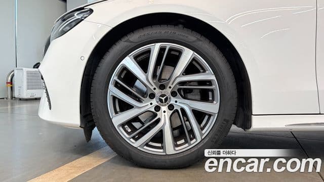 Mercedes-Benz E-Class 2024 — Şəkil 4/20