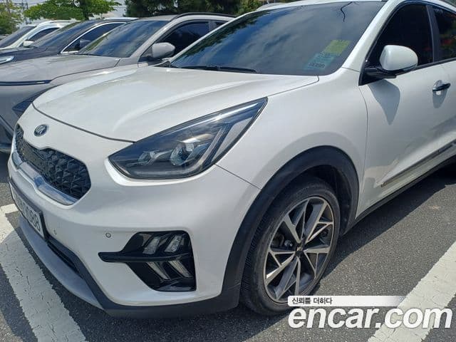 Kia Niro 2020 — ფოტო 1/10