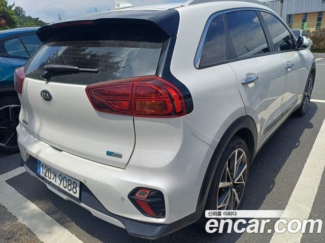 Kia Niro 2020 — ფოტო 2/10