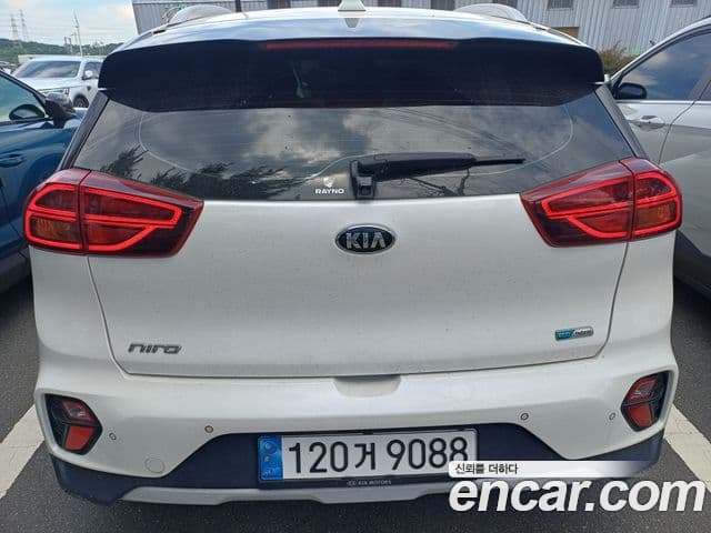 Kia Niro 2020 — ფოტო 4/10