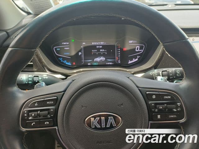 Kia Niro 2020 — ფოტო 8/10