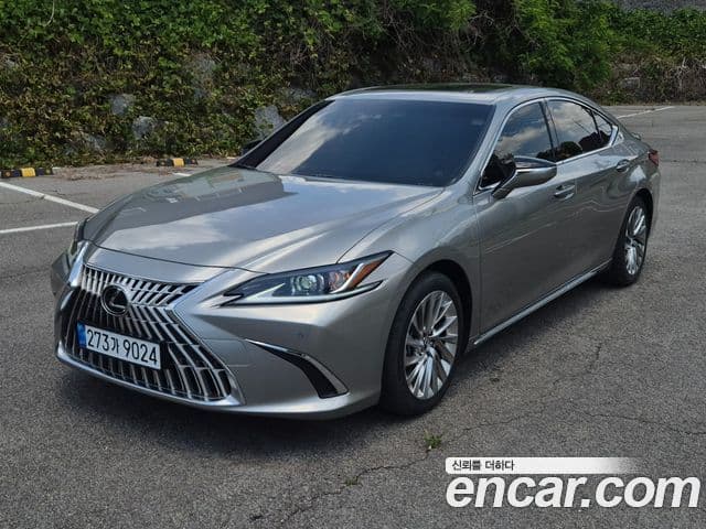 Lexus ES300h 2026 — Şəkil 7/20