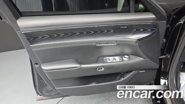 Genesis G90 2022 — Photo 31/33
