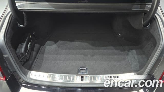 Genesis G90 2022 — Photo 24/33
