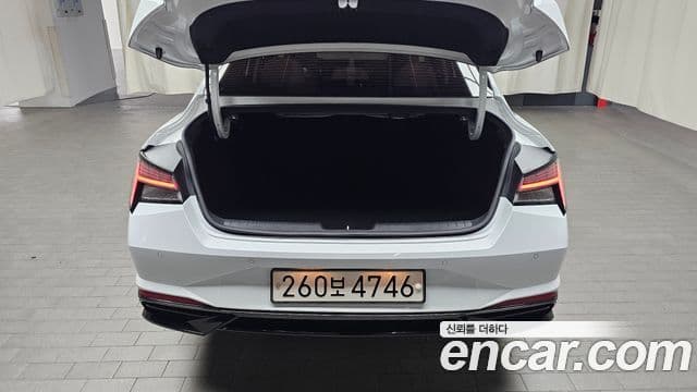 Hyundai The New Avante Hybrid 2022 — Photo 16/20