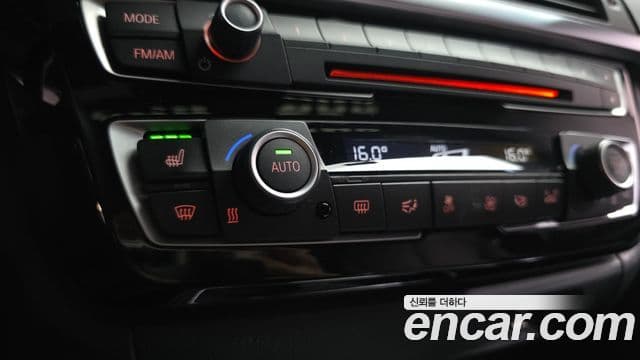 BMW 3 Series 2018 — Şəkil 17/20