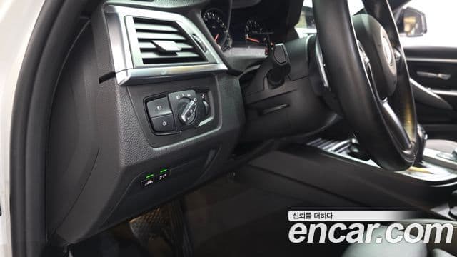 BMW 3 Series 2018 — Şəkil 18/20