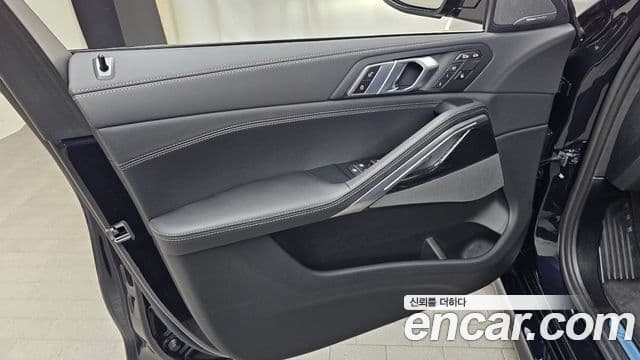 BMW X6 2025 — Photo 14/33