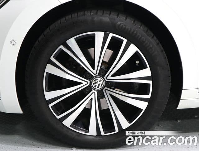 Volkswagen Arteon 2019 — Şəkil 15/20