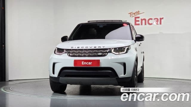 Land Rover Discovery 5 2019 — Photo 1/20