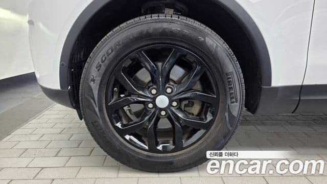 Land Rover Discovery 5 2019 — Photo 20/20