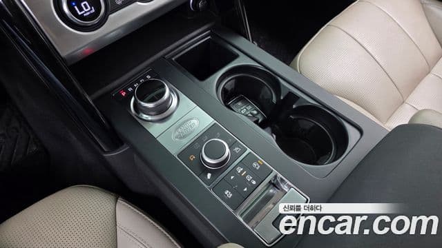 Land Rover Discovery 5 2019 — Photo 9/20