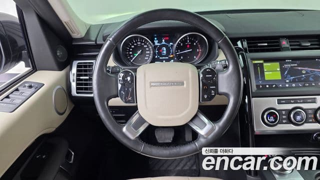 Land Rover Discovery 5 2019 — Photo 13/20
