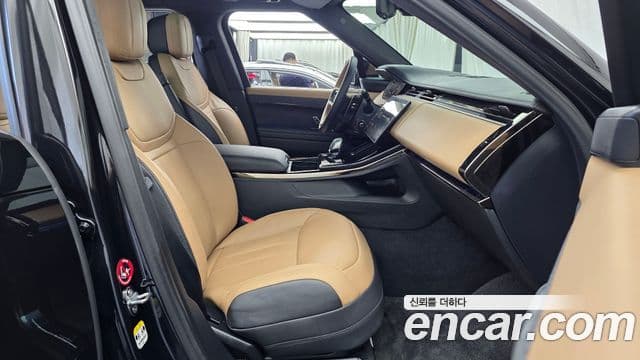 Land Rover Range Rover Sport 2024 — Фото 11/20