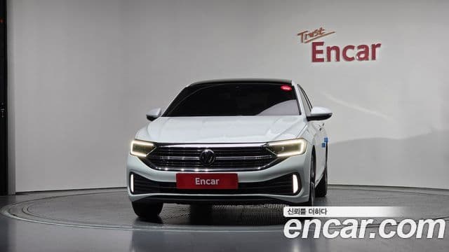 Volkswagen Jetta 2023 — ფოტო 3/20