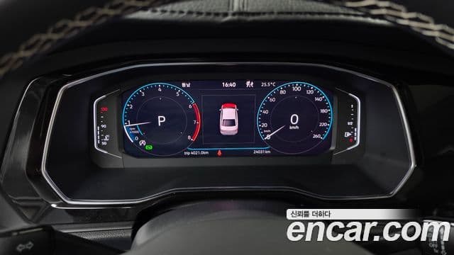 Volkswagen Jetta 2023 — ფოტო 8/20