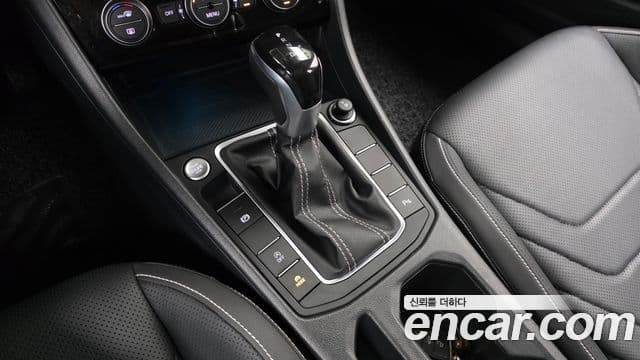 Volkswagen Jetta 2023 — ფოტო 9/20