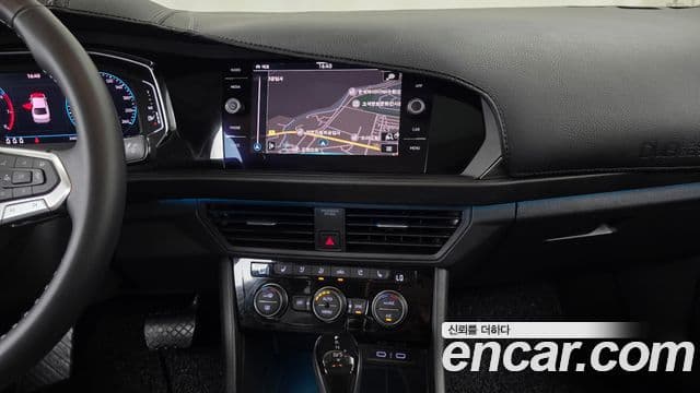 Volkswagen Jetta 2023 — ფოტო 14/20