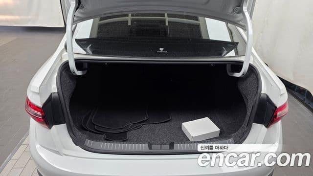 Volkswagen Jetta 2023 — ფოტო 20/20