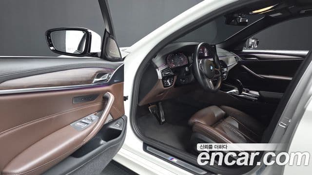 BMW 5 Series 2020 — Şəkil 10/20