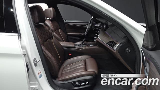 BMW 5 Series 2020 — Şəkil 12/20