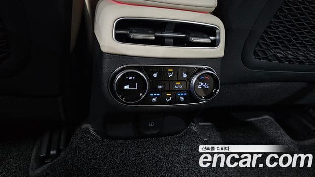 Genesis GV70 2023 — Şəkil 16/20