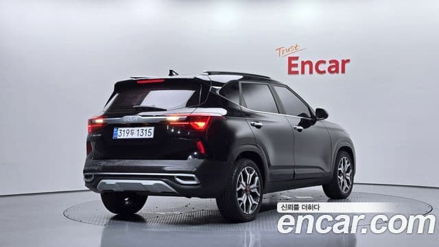 Kia Seltos 2022 — ფოტო 2/20