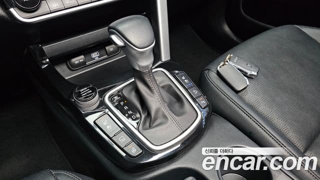 Kia Seltos 2022 — ფოტო 9/20