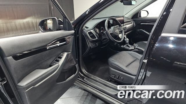 Kia Seltos 2022 — ფოტო 10/20
