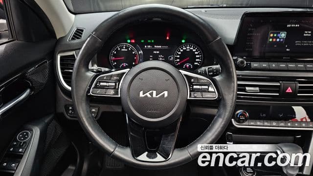Kia Seltos 2022 — ფოტო 13/20